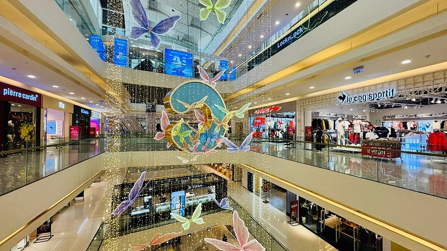 Crescent Mall - District 7