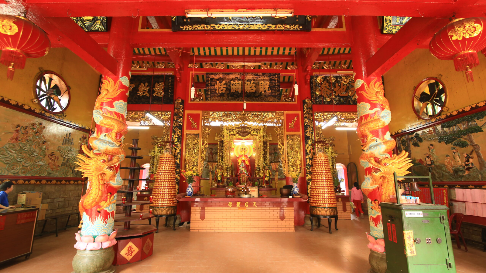 Quan Am Pagoda - Ancient Chinese temple in the heart of Saigon